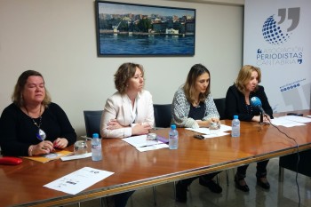 De izda. a dcha: Mª Ángeles Samperio, directiva del Consejo de Género de la FIP; Alicia Renedo, directora general de la Mujer; María Tejerina, concejala de Familia, Servicios Sociales, Inmigración y Cooperación al Desarrollo, y Dolores Gallardo, president