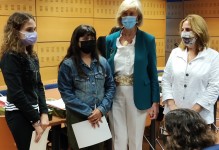 Accésit de Primaria: Laura Jiménez y Paula García, alumnas del CEIP Arturo Dúo de Castro Urdiales